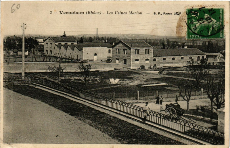 Carte postale ancienne Vernaison - Les Usines Marion à Vernaison