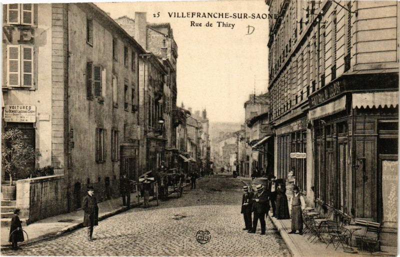 Carte postale ancienne Villefranche-sur-Saone - Rue de Thizy à Villefranche-sur-Saône