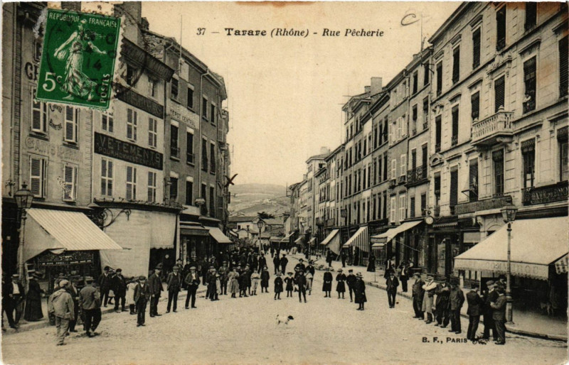 Carte postale ancienne Tarare - Rue Pecherie à Tarare