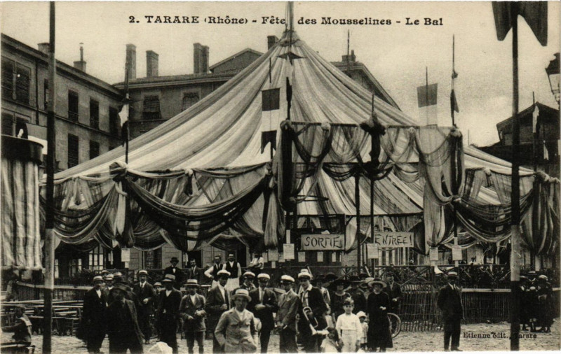 Carte postale ancienne Tarare - Fete des Mousselines - Le Bal à Tarare