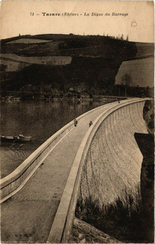 Carte postale ancienne Tarare - La Digue du Barrage à Tarare