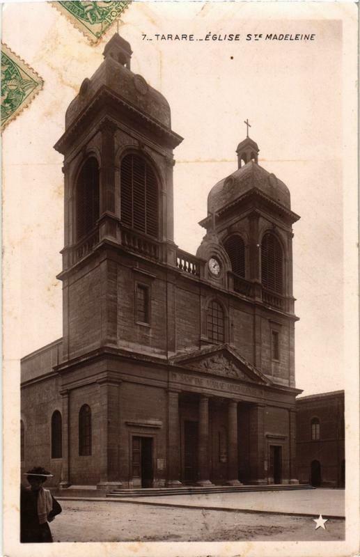 Carte postale ancienne Tarare Eglise Sainte-Madeleine à Tarare