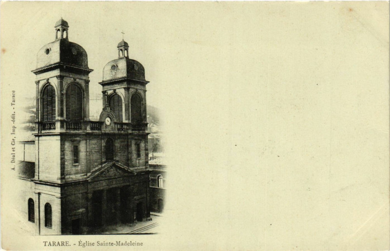 Carte postale ancienne Tarare - Eglise Sainte-Madeleine à Tarare