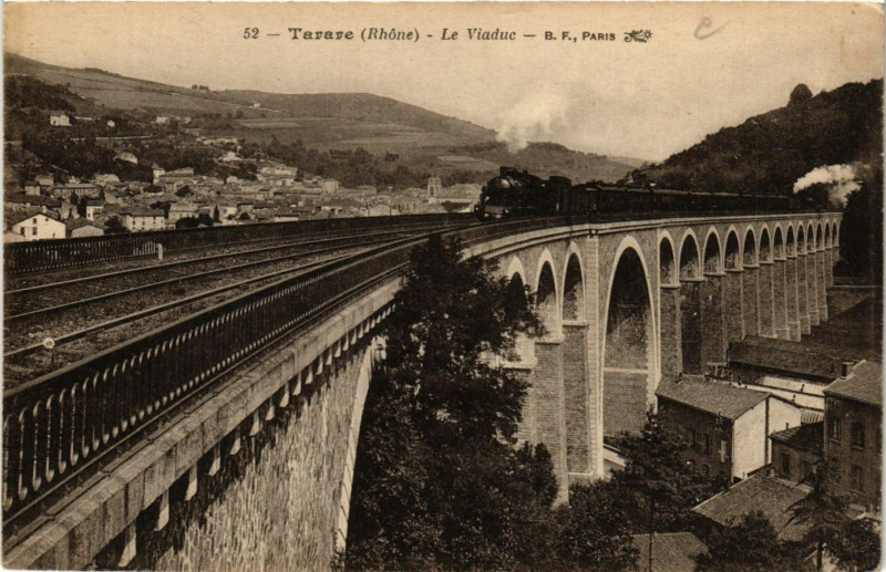 Carte postale ancienne Tarare - Le Viaduc à Tarare