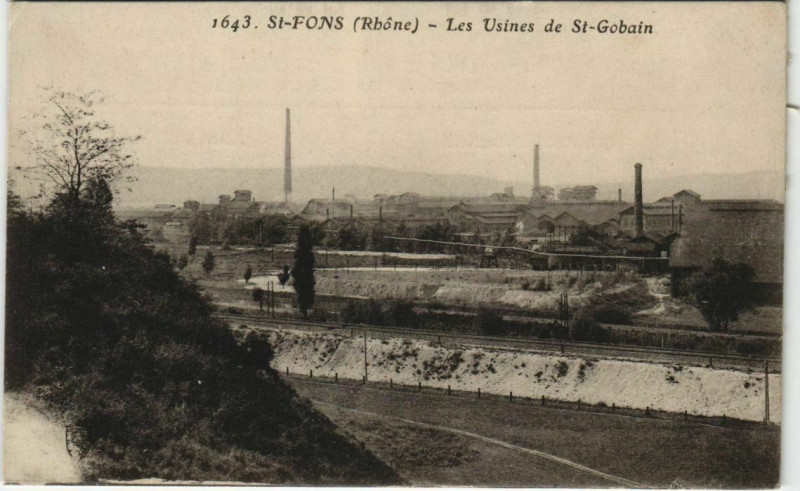 Carte postale ancienne Saint-Fons Les Usines de Saint-Gobain à Saint-Fons