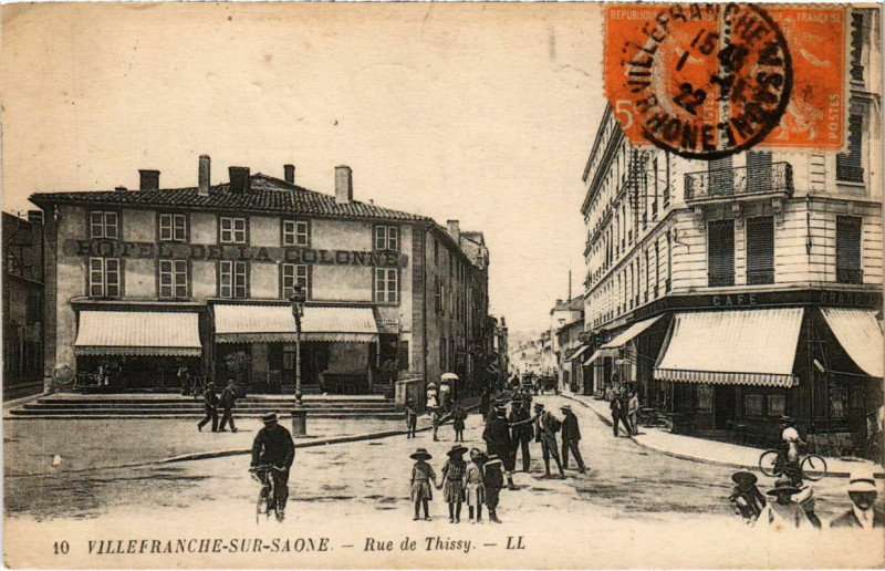 Carte postale ancienne Villefranche-sur-Saone - Rue de Thissy à Villefranche-sur-Saône