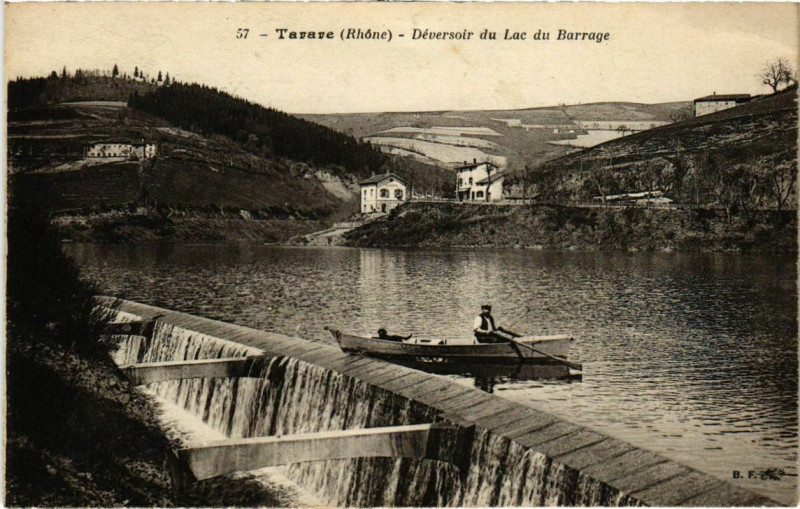 Carte postale ancienne Tarare - Deversoir du Lac du Barrage à Tarare