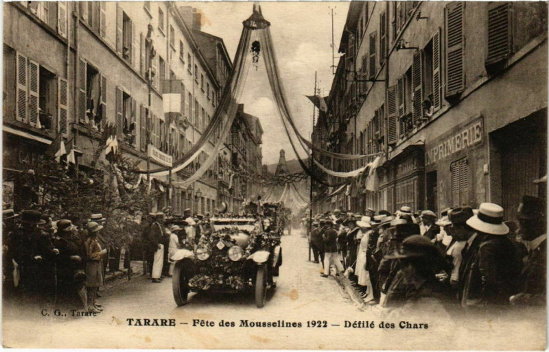 Carte postale ancienne Tarare - Fetes des Mousselines 1922 - Defile des Chars à Tarare