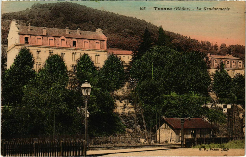 Carte postale ancienne Tarare - La Gendarmerie à Tarare