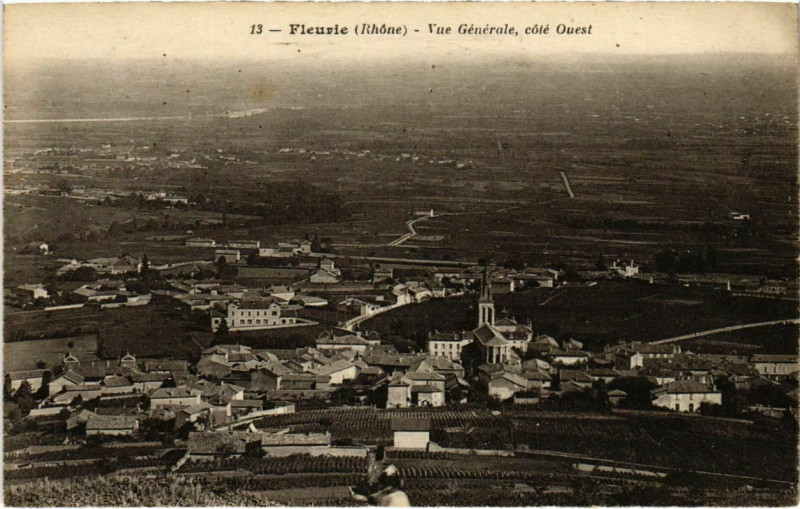 Carte postale ancienne Fleurie - Vue Generale - Cote Ouest à Fleurie
