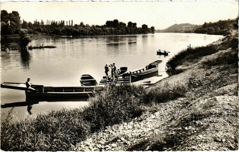 Carte postale ancienne Vernaison - Les Bords du Rhone à Vernaison