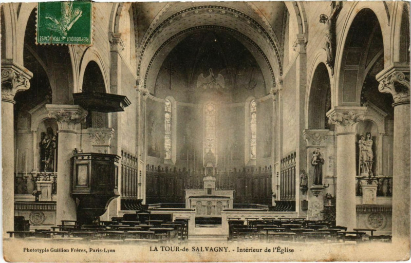 Carte postale ancienne La Tour-de-Salvagny - Interieur de l'Eglise à La Tour-de-Salvagny