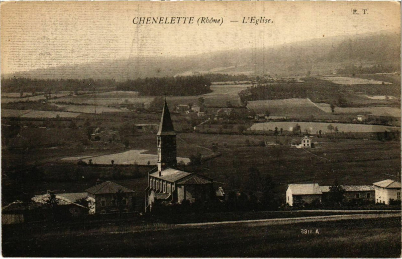 Carte postale ancienne Chenelette - L'Eglise à Chénelette
