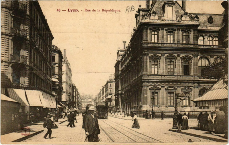 Carte postale ancienne Lyon- Rue de la Republique France à Lyon