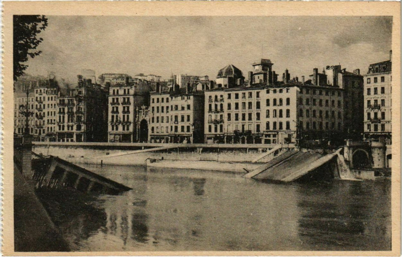 Carte postale ancienne Lyon- Pont La Feuillee France à Lyon