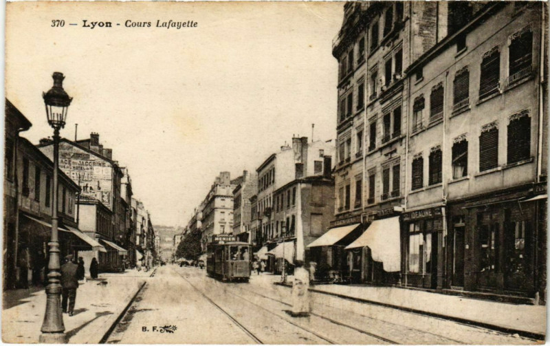 Carte postale ancienne Lyon- Cours Lafayette France à Lyon