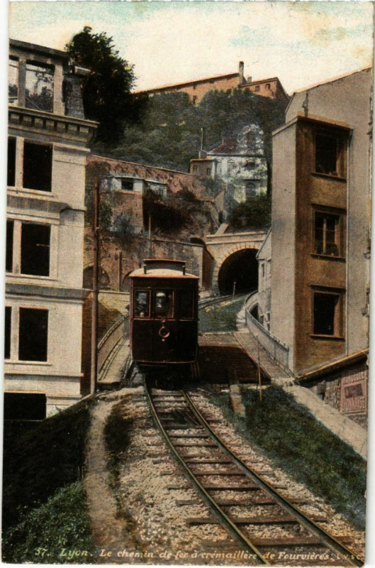 Carte postale ancienne Lyon- Le chemin de fer a cremaillere de Fourvieres France à Lyon