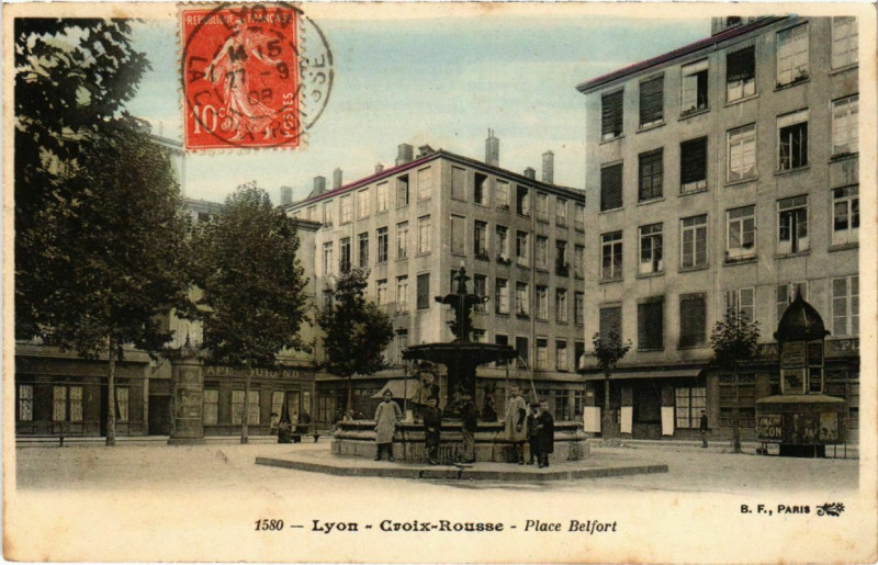 Carte postale ancienne Lyon- Croix Rousse, Place Belfort France à Lyon
