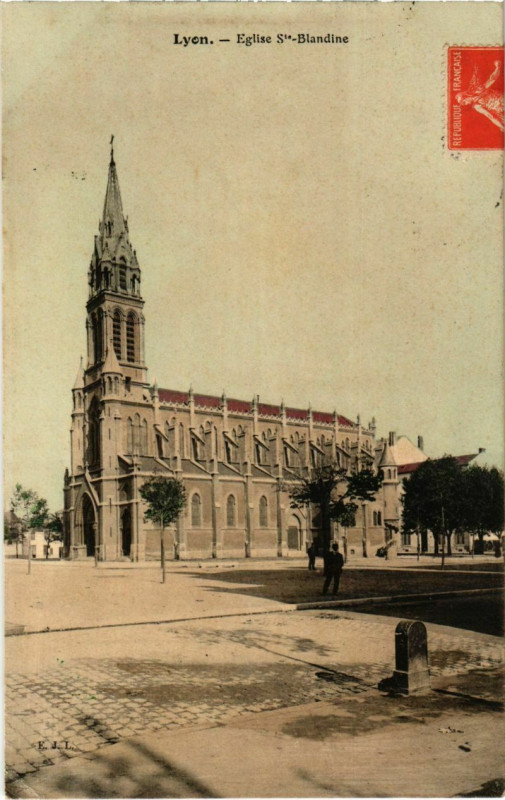 Carte postale ancienne Lyon- Eglise Ste Blandine France à Lyon