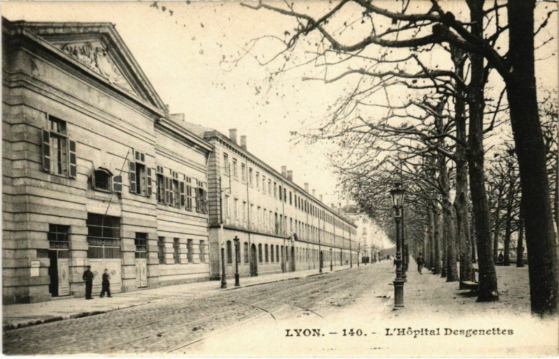 Carte postale ancienne Lyon- Hopital Desgenettes France à Lyon