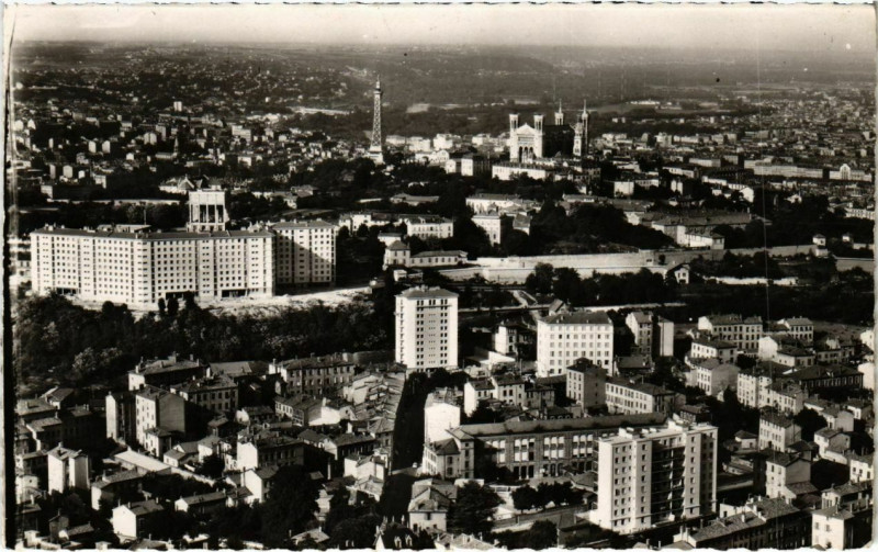 Carte postale ancienne Lyon- vue aerienne France à Lyon