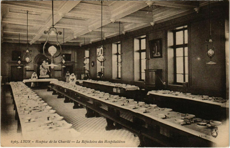 Carte postale ancienne Lyon- HOspice de la Charite,Refectoire des Hospitalieres France à Lyon