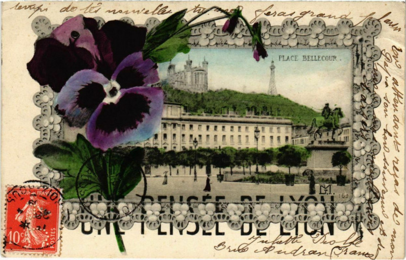 Carte postale ancienne Lyon- Place Bellecour France à Lyon