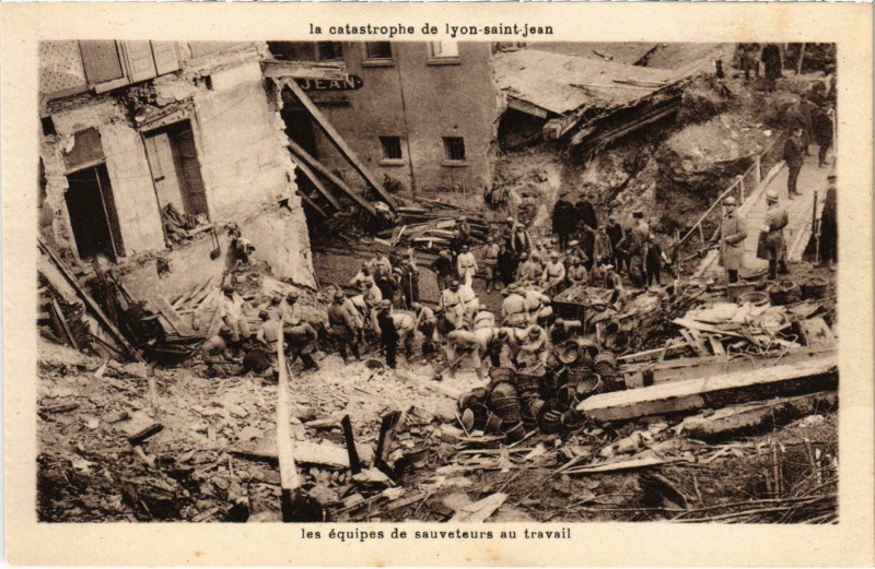 Carte postale ancienne La catastrophe de Lyon St-Jean Rhone à Lyon