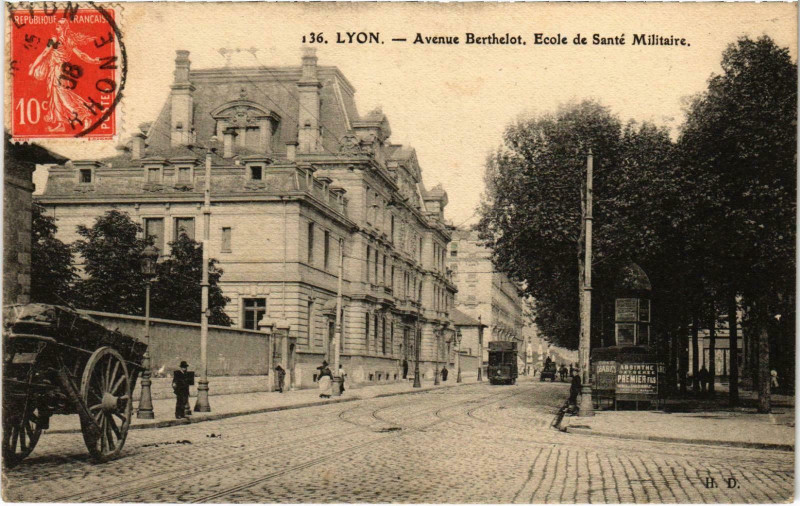 Carte postale ancienne Avenue Berthelot Rhone