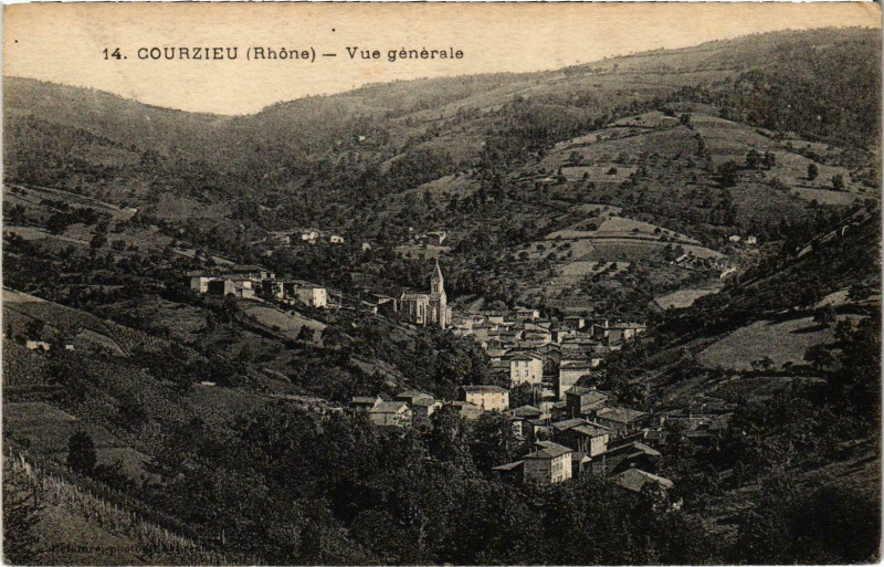 Carte postale ancienne Courzieu Vue générale Rhone à Courzieu