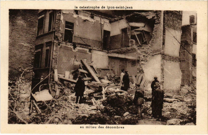 Carte postale ancienne La catastrophe de Lyon St-Jean Rhone à Lyon