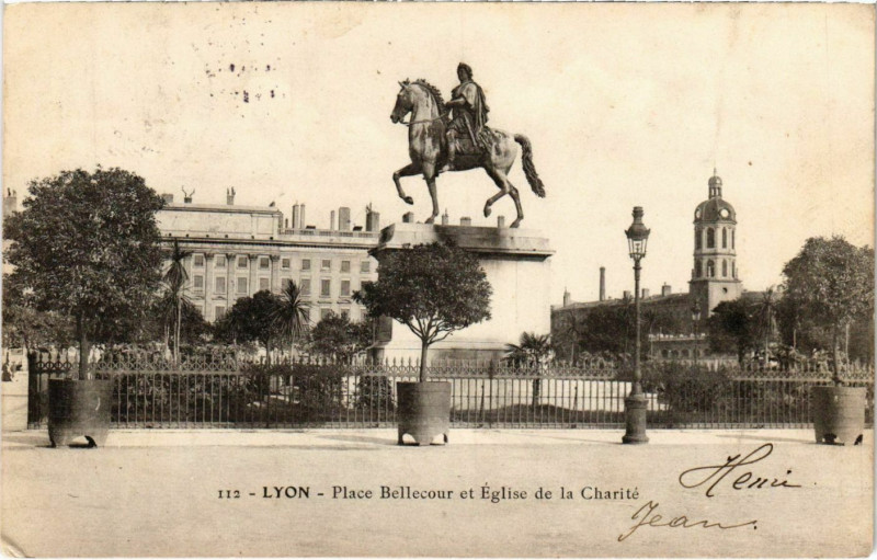 Carte postale ancienne Lyon Place Bellecour Eglise de la Charité à Lyon