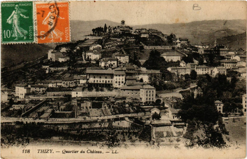 Carte postale ancienne Thizy - Quartier du Chateau