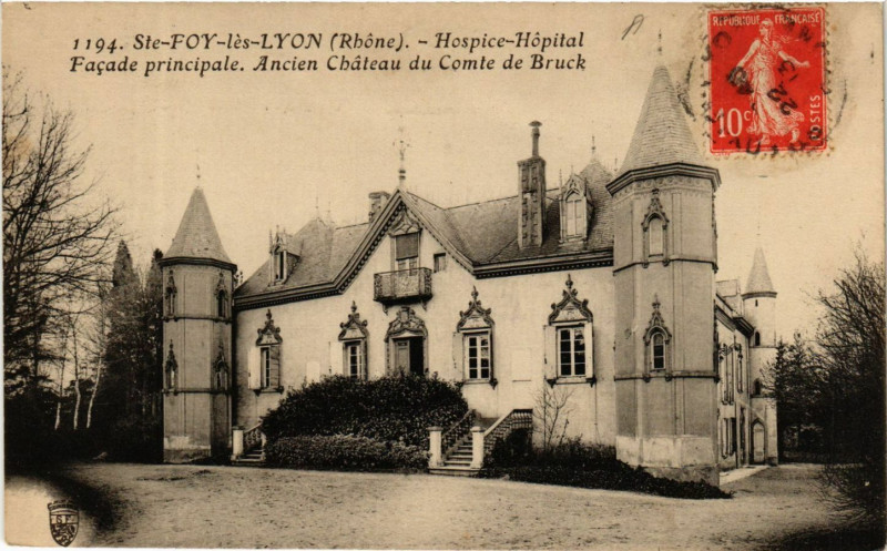Carte postale ancienne Ste Foy les Lyon - Hospice-Hopital Facade principale à Lyon