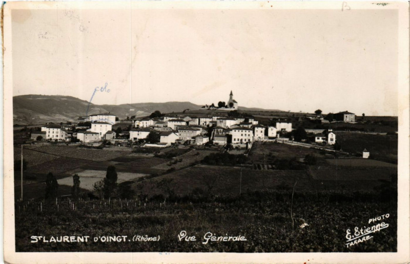 Carte postale ancienne St Laurent d'Oingt - Vue generale