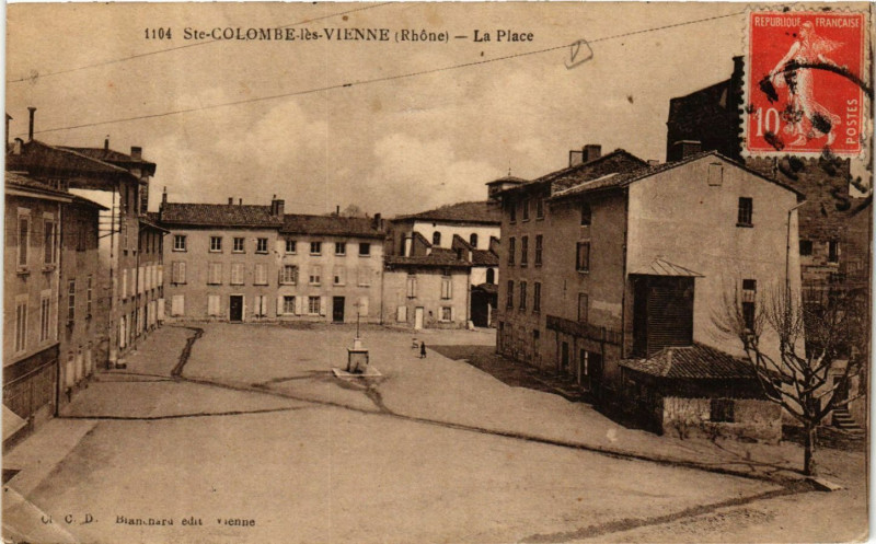 Carte postale ancienne St Colombe les Vienne - La Place