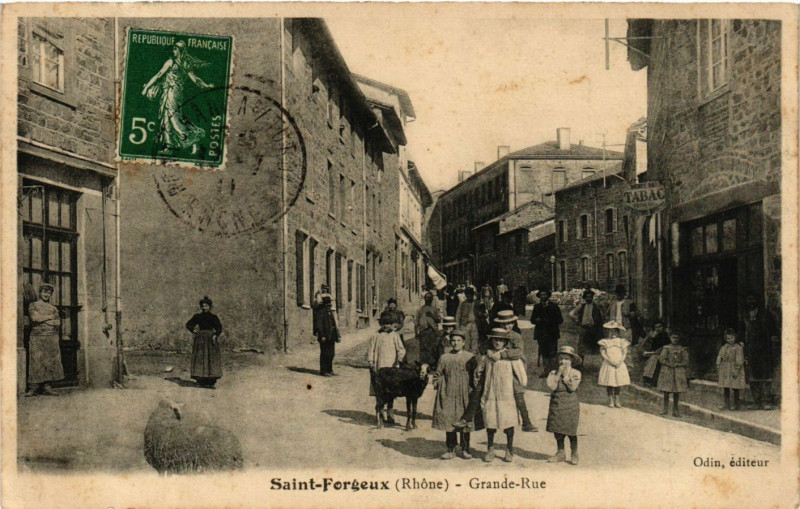 Carte postale ancienne Saint Forgeux - Grande Rue à Saint-Forgeux
