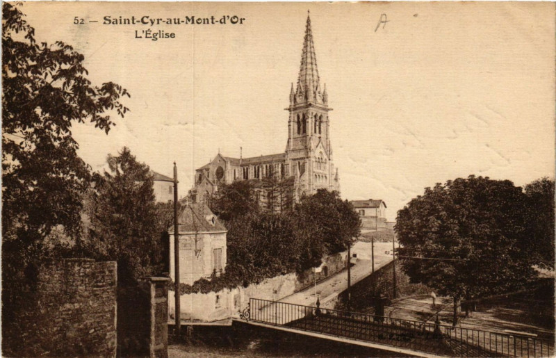 Carte postale ancienne Saint Cyr au Mont d'Or - L'Eglise à Saint-Cyr-au-Mont-d'Or