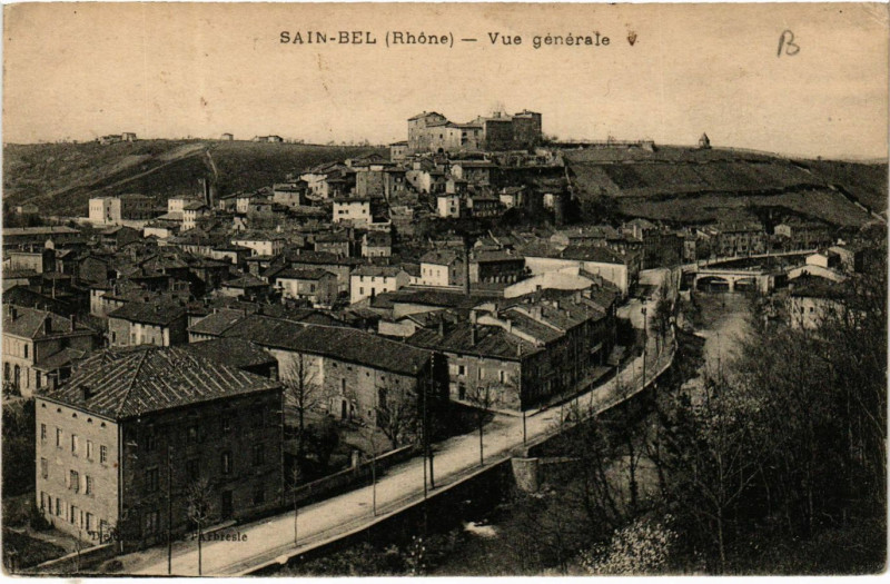 Carte postale ancienne Sain Bel - Vue generale à Sain-Bel