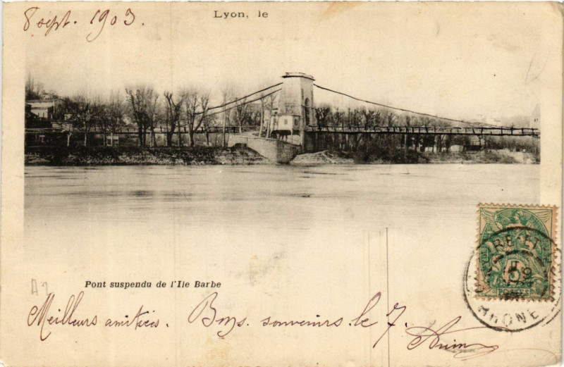 Carte postale ancienne Lyon, Pont suspendu de l'ile Barbe à Lyon