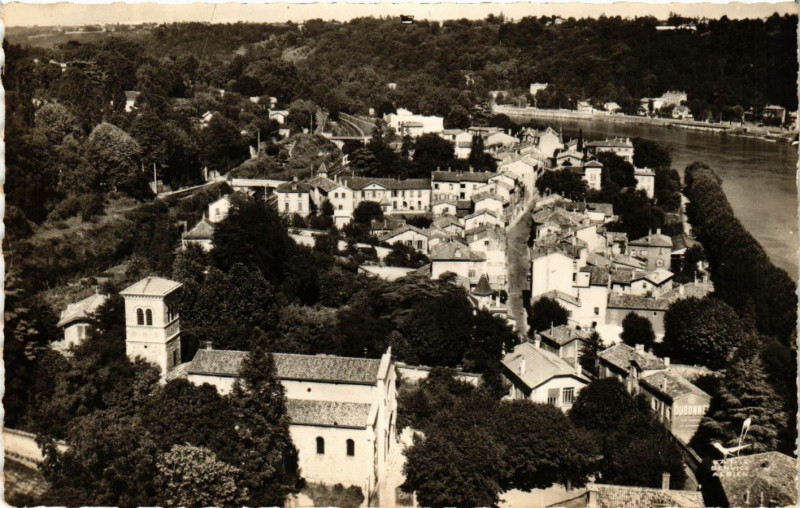 Carte postale ancienne En Avion au-Dessus deSaint-Rambert l'Ile Barbe