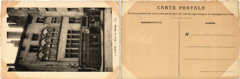 Carte postale ancienne Lyon Place du Change. Chaussures Gastineau. à Lyon