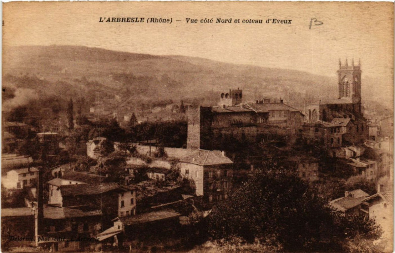 Carte postale ancienne L'Arbresle Vue cote Nord et coteau d'Eveux à L'Arbresle