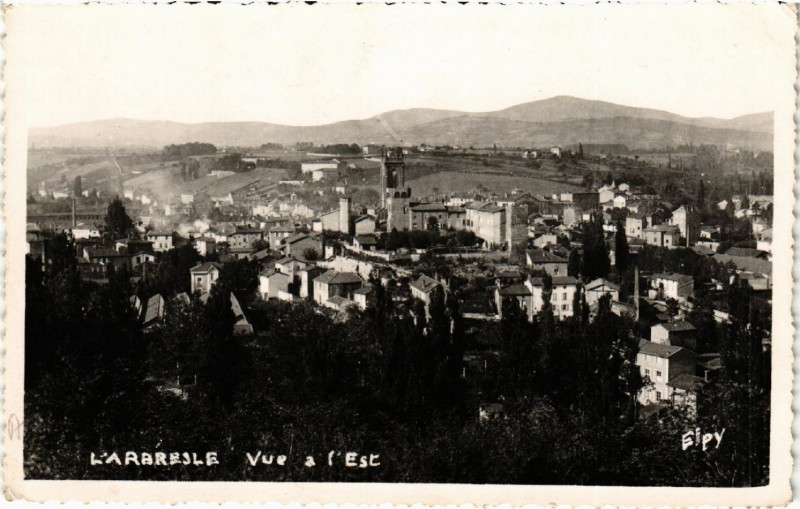 Carte postale ancienne L'Arbresle Vue a l'Est à L'Arbresle