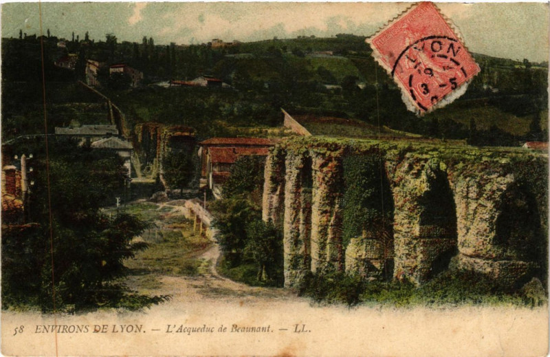 Carte postale ancienne L'Aqueduc de Beaunant à Sainte-Foy-lès-Lyon