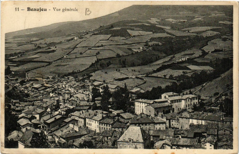 Carte postale ancienne Beaujeu Vue générale à Beaujeu