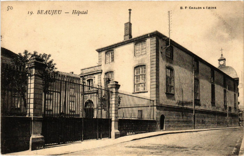 Carte postale ancienne Beaujeu Hopital à Beaujeu