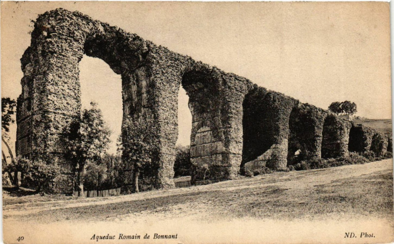 Carte postale ancienne Aqueduc Romain de Bonnant