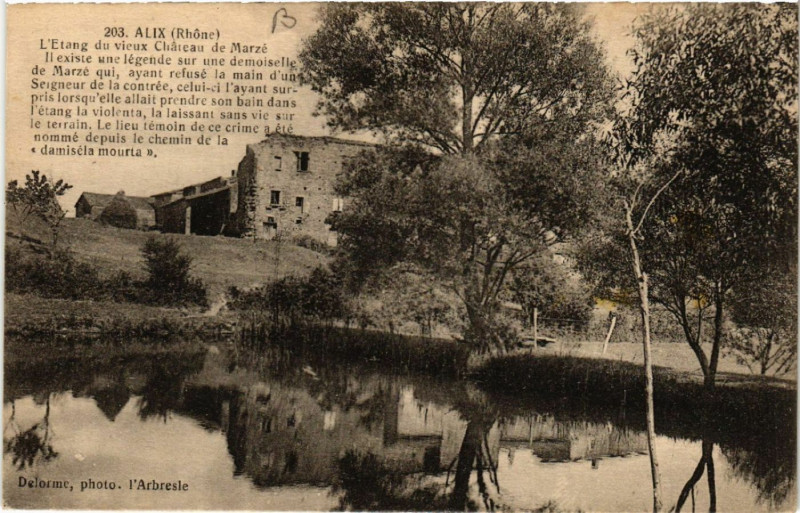 Carte postale ancienne Alix Etang du Vieux Chateau de Marze à Alix