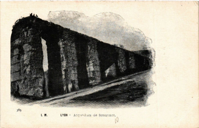 Carte postale ancienne Lyon Acqueducs de Beaunant à Lyon